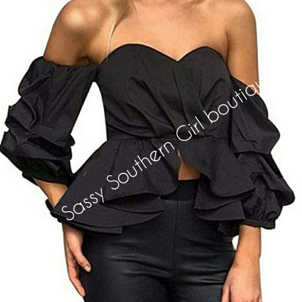 🆕⭐"Pammy" Black puffy sleeve cold shoulder top⭐